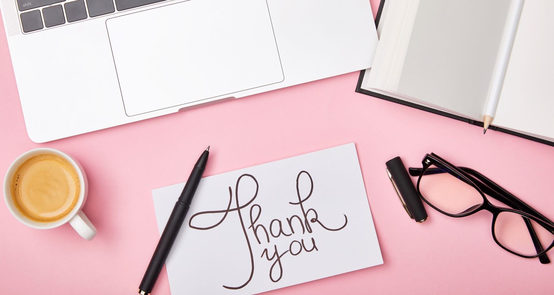 Thank you note on pink background